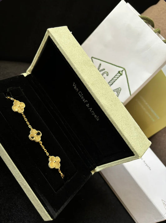 V.C|A Bracelet