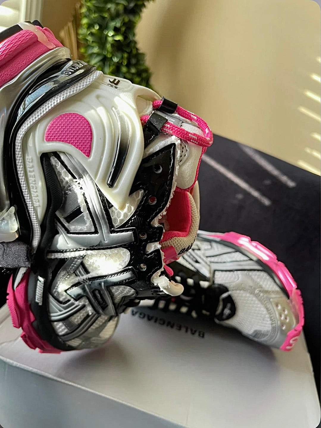 Pink & Grey Track Runner’s
