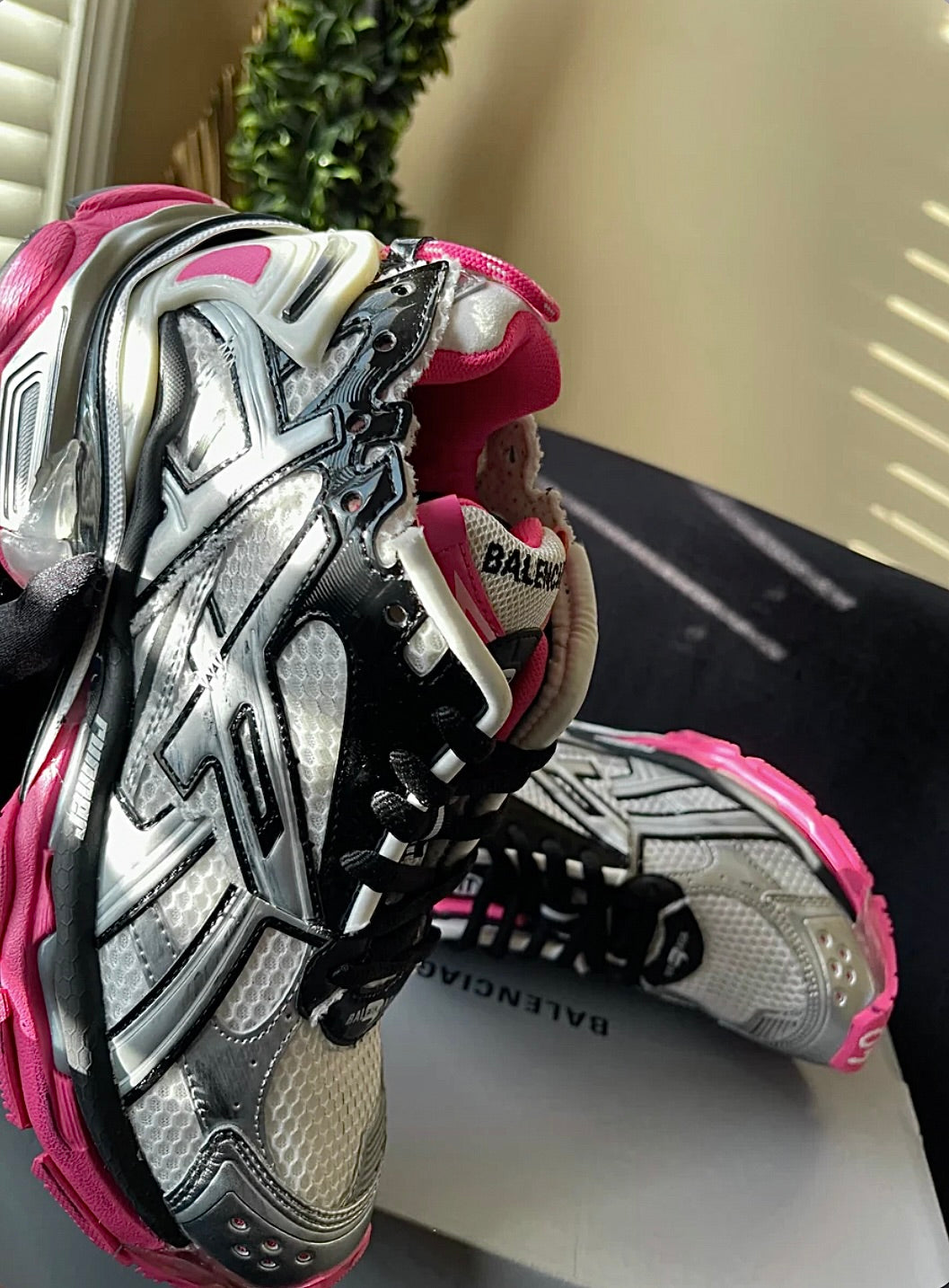 Pink & Grey Track Runner’s