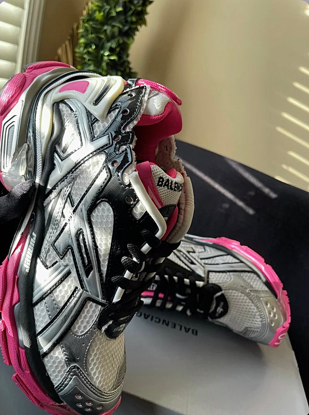 Pink & Grey Track Runner’s